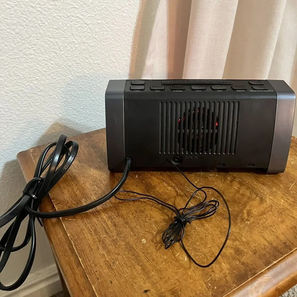 Timex Alarm Clock Radio T235Y Digital 12 Hour Clock With 2 Alarms Working AUX - Picture 12 of 16